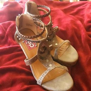Ladies wedge sandal